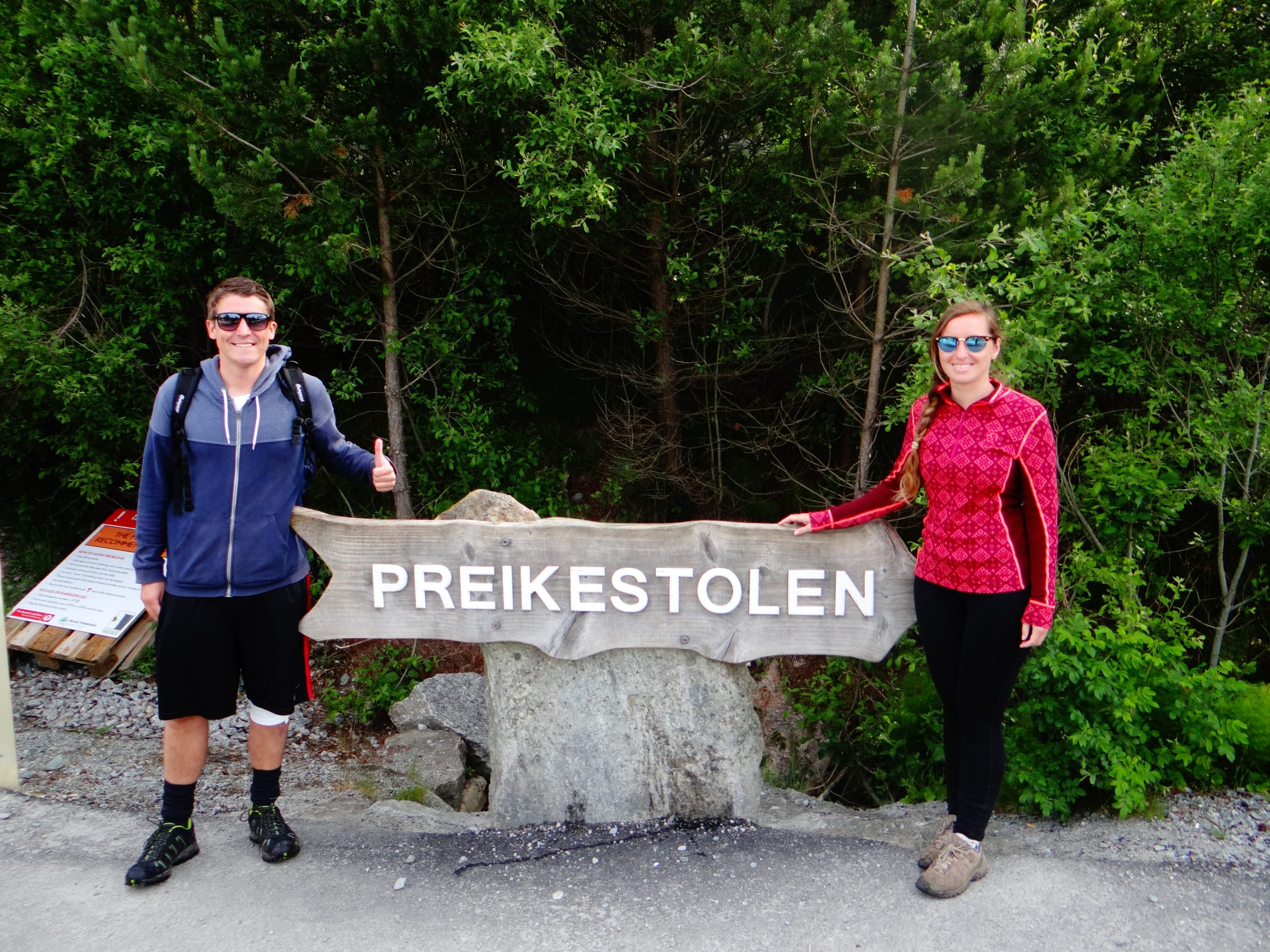 How to hike Preikestolen