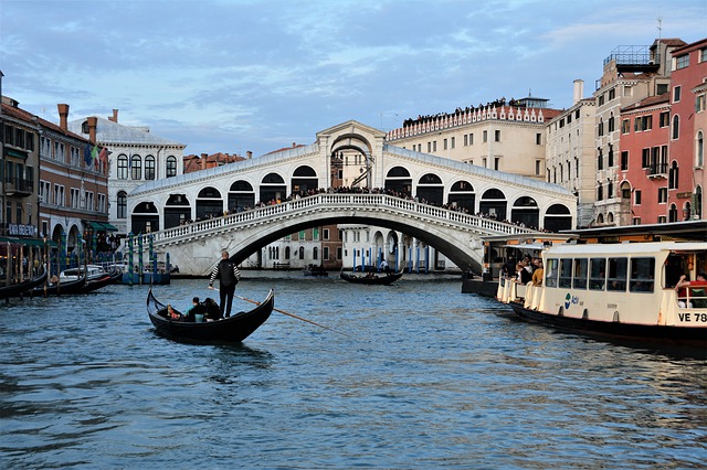 Rialto bridge with gondola